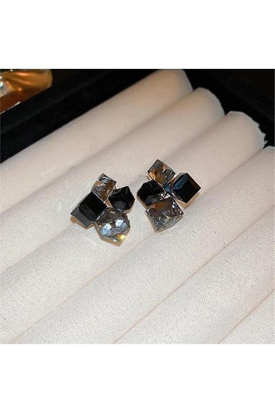 Pelin Aksesuar Black Smoked Crystal Cubes - Elegant Earrings