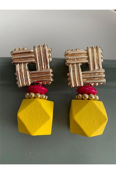 Pelin Aksesuar Yellow Cube and Fuchsia Wooden Square Design Earrings