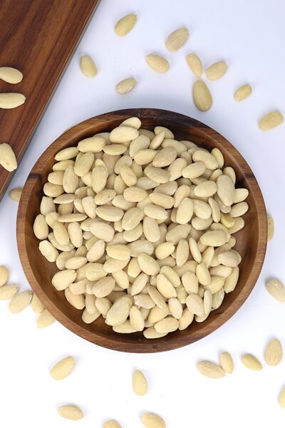 Derme Yeni Mahsul Soyulmuş Badem Içi 100 gram