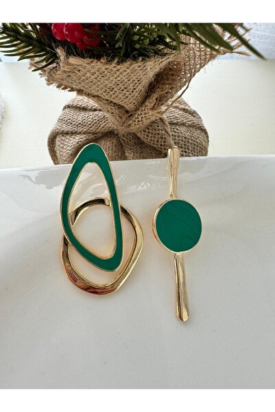 Pelin Aksesuar أقراط تصميم غير متناظرة باللون الأخضر