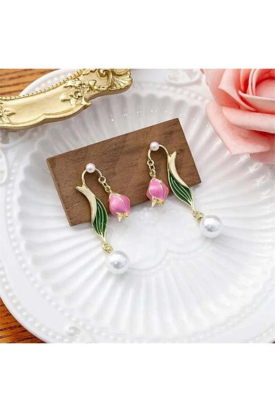 Pelin Aksesuar Tulip and Pearl Dangle Pink Earrings