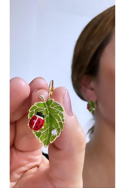 Pelin Aksesuar Green Leaf and Ladybug Earrings
