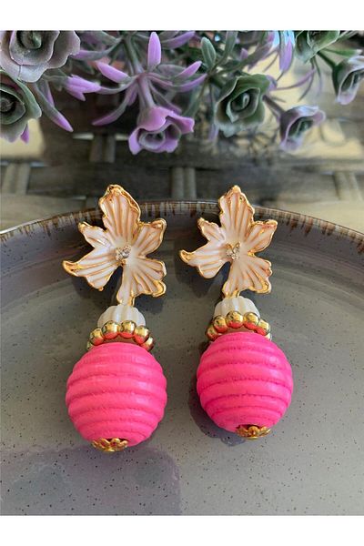 Pelin Aksesuar Pink White Ball Beaded Floral Design Earrings
