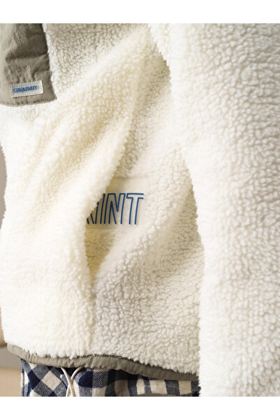 Xint Erkek Kbeyaz Dik Yaka Oversize Cep Detaylı Kuzu Mont