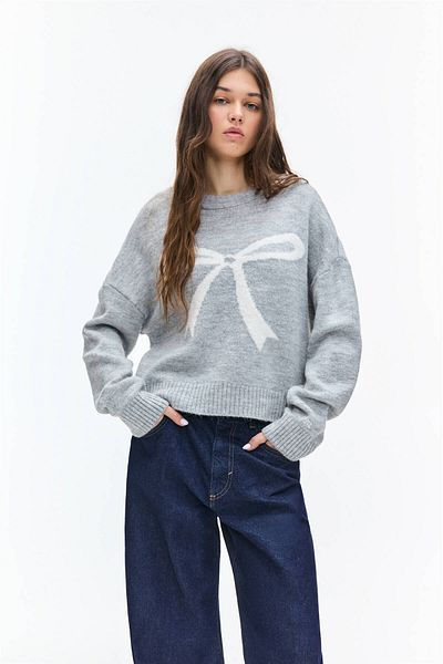 Pull & Bear Knit jumper with bow graphic