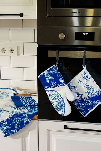 Miss Betty Blue Life Kitchen Bib Gloves