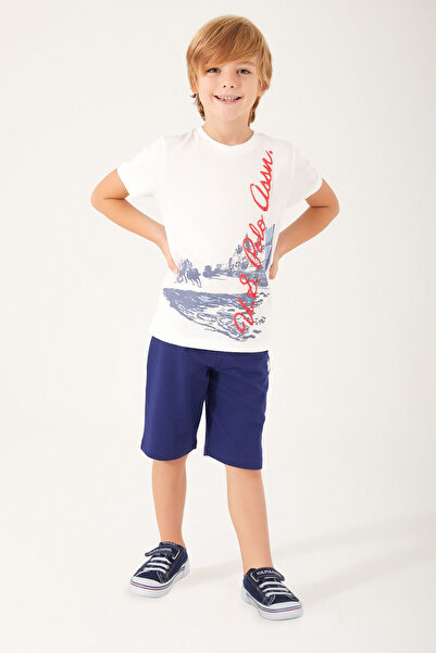 U.S. Polo Assn. بدلة برمودا للأولاد باللون الأبيض بتفاصيل مميزة من Assn