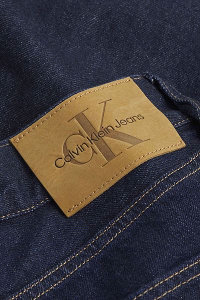 Calvin Klein Szabványos egyenes vágás