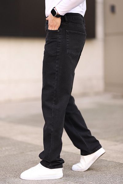 Trendyol Collection Schwarze Baggy-Fit-Jeans – 100 % Baumwolljeans TMNAW24JE00027