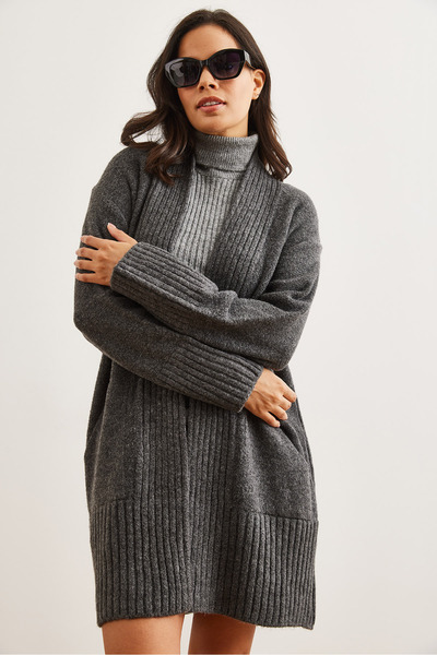 Olalook Kadın Antrasit Cepli Yaka Detaylı Yumuşak Dokulu Triko Hırka HRK-19000322