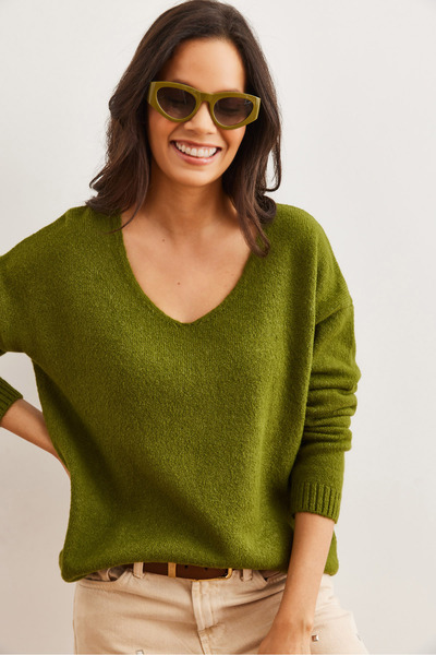 Olalook Women's Green V-Neck Soft Textured Knitwear Sweater Kzk- 19000598