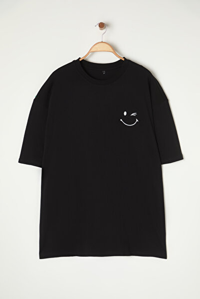 Trendyol Collection Μαύρο υπερμεγέθη βαμβακερό μπλουζάκι μεγάλου μεγέθους - TMNSS25BF00005