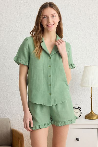 Trendyol Collection Zelené mušelínové nařasené bavlněné šortky Pyžamový set - THMSS25PT00034