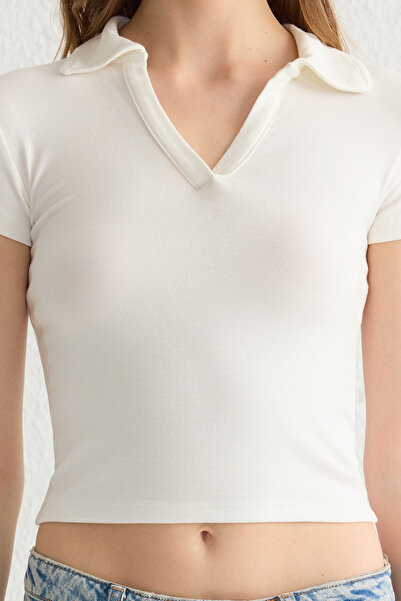 Trendyol Collection Ecru Plain Fitted/Fitted Polo Neck Knitted Blouse Twoss25Bz00003