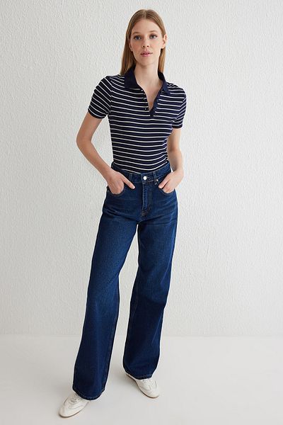 Trendyol Collection Sötétkék, magas derekú, széles lábú farmernadrág TWOSS25JE00117