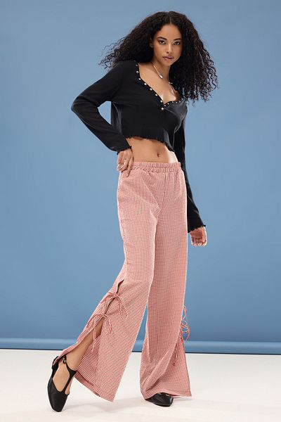 Trendyol Collection Fliesenfarbene elastische Taillenhose mit weitem Bein und seitlichem Schlitz – TWOSS25PL00022