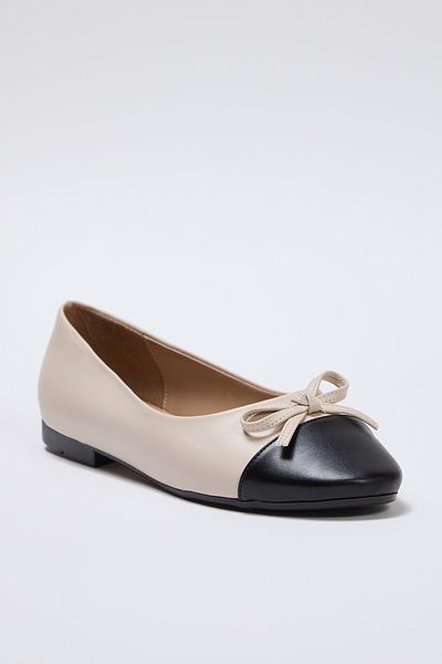 TRENDYOL SHOES Beige Schleife Detaillierte Farbblock Mandel Zehe Damen Babet TAKSS25BE00000