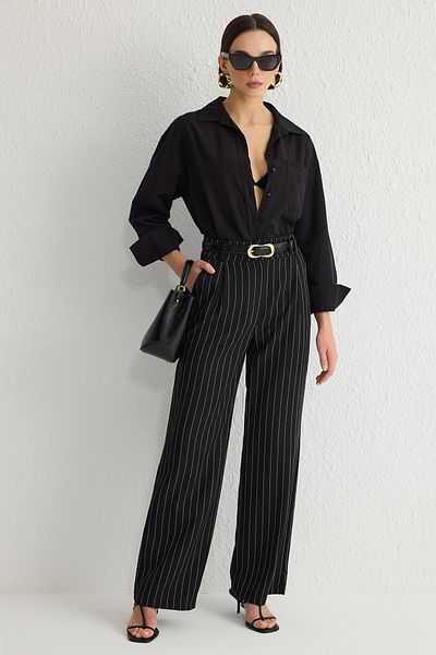 Trendyol Collection Schwarze, gestreifte Webhose mit weitem Bein und weitem Bein TWOSS23PL00109