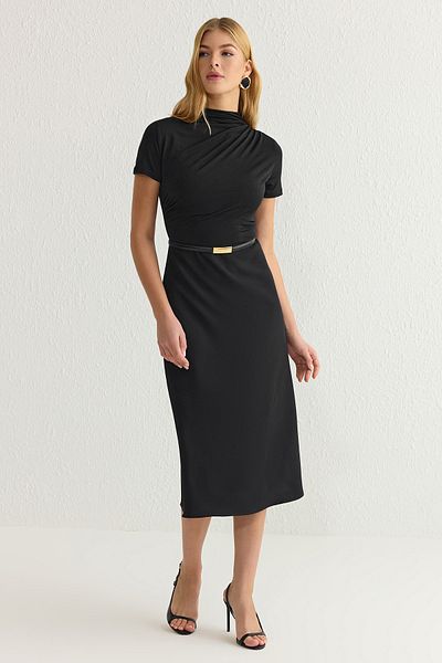Trendyol Collection Černé, přiléhavé pletené šaty ze smíšené midi tkaniny Twoss25El00136