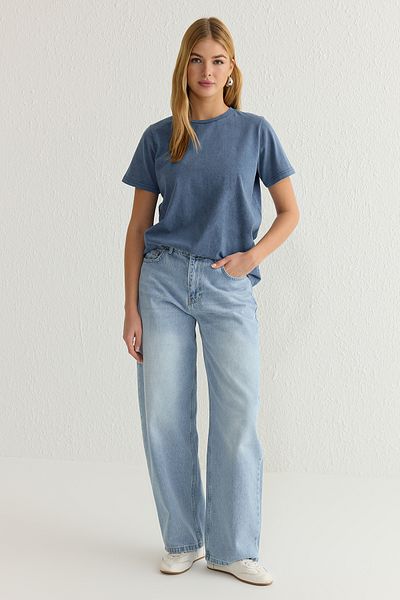 Trendyol Collection Indigo Wash 100 % Baumwolle Premium Basic Strick-T-Shirt mit Rundhalsausschnitt TWOSS23TS00042