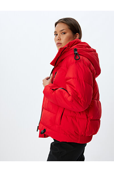 Koton Kayak Montu Su İtici Kapüşonlu Entegre Toz-Kar Eteği Detaylı Fermuarlı Cepli