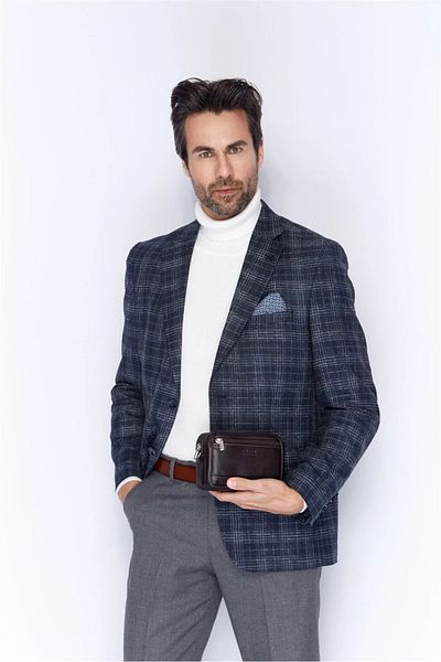Aka Deri Aka Leather 112 Portfolio Bag - Shoulder and Angle Brown