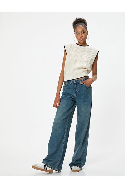 Koton Crew Neck Sleeveless Knitted Textured Sweater