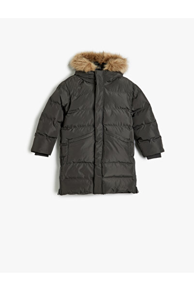 Koton Nafukovací kabát s kapucí a větrovým pláštěm z umělé kožešiny s detailním vodoodpudivým materiálem