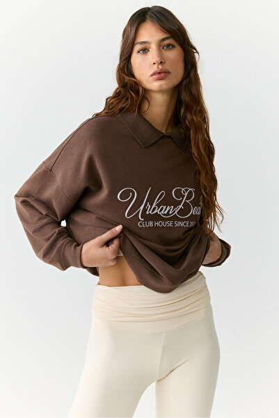 Urban Beat ALEXIA Urbanbeat Dámská pletená košile s límečkem a potiskem Detailní uvolněná hnědá mikina