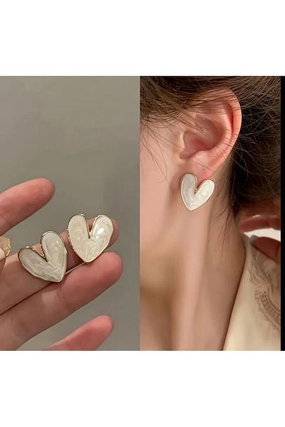 OzzTakı White Heart Earrings