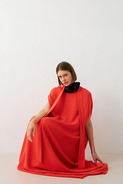 Setre Rochie midi cu croială relaxată cu trandafiri roșii