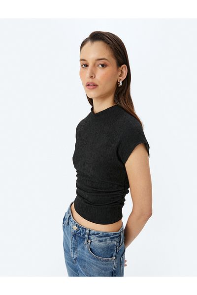 Koton Tricou crop texturat cu guler în picioare