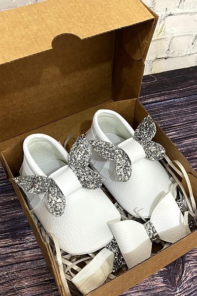 Meduza Baby White Loafer Booties - Baby and Headband