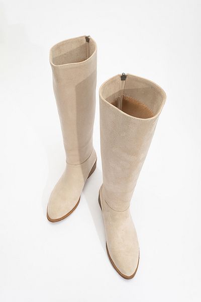 LuviShoes Γυναικείες μπότες SVETLO Μπεζ καστόρι με φερμουάρ στην πλάτη
