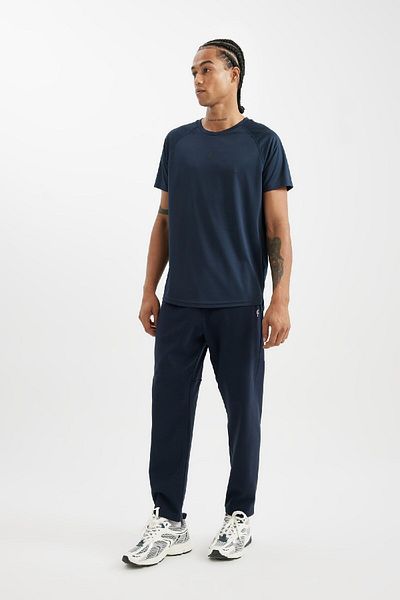 DeFacto Bedrucktes Slim-Fit-Sport-T-Shirt mit Rundhalsausschnitt – kurze Ärmel V2887az24au