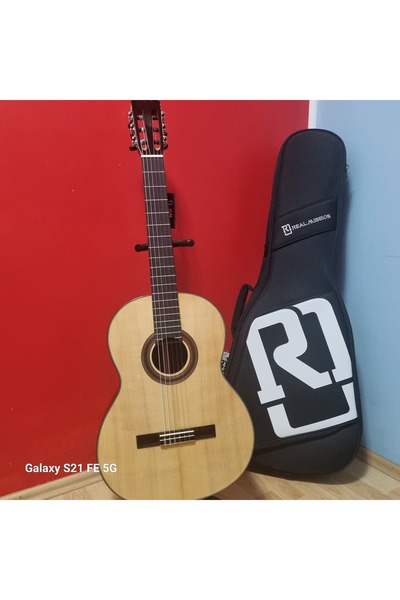 SOL LA MÜZİK ALETLERİ El yapımı Klasik gitar (Gig bag dahil)