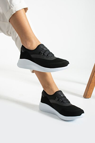 Lubrand Black White Anatomical Flexible Sole Slip-on Sneakers Casual Sneakers