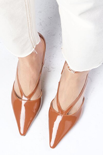 Mio Gusto Elsa Tan Color Women's Heeled Shoes