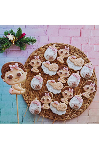 Tatlı Armağanlar Isimli Çubuklu Kız Bebek Ayıcıklı Biberon Ve Bulutta Uyuyan Bebek Butik Kurabiye - 20 Adet