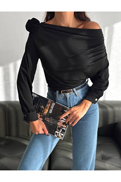 Buklemoda Блуза с детайли от пясъчна плат и рози, черна