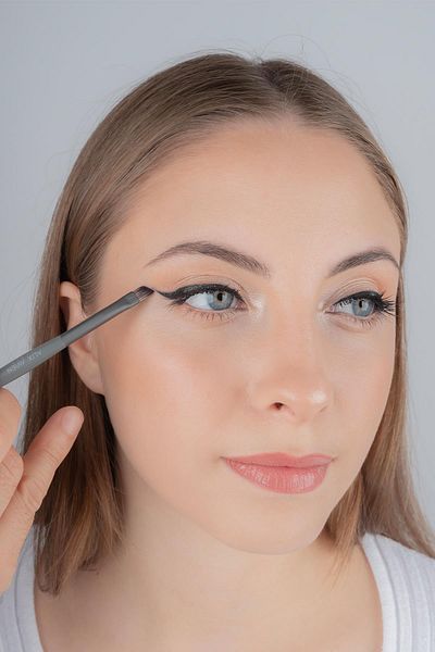 Alix Avien New Angle Eyeliner Brush - Small Angle Brush Aa214 Design 542167