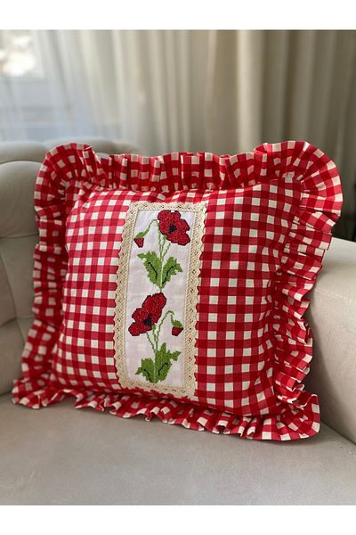 Parla Life husă de pernă decorativă cu volane brodate cu punct în cruce vichy roșu 45x45 cm (prețul este pentru bucăți)