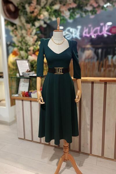 Eswomes فستان بياقة على شكل قلب وحزام باللون الأخضر الزمردي