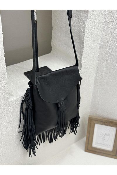 Jacquline ZD040-1 GENUINE LEATHER CROSSBODY BAG WOMEN WITH TASSEL DETAIL ON THE SIDES