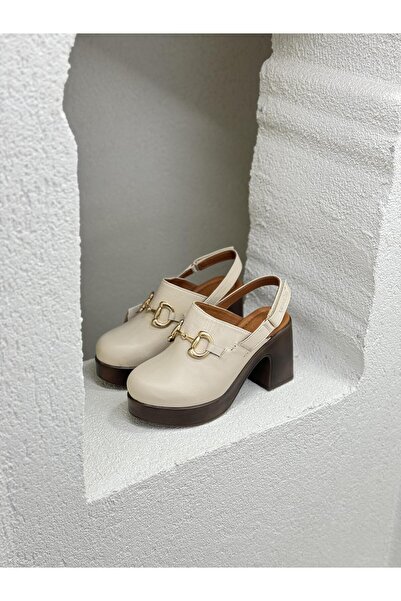 Venüs 2217007 ÖNÜ KAPALI TOKA DETAYLI 9CM TOPUKLU SANDALET KADIN