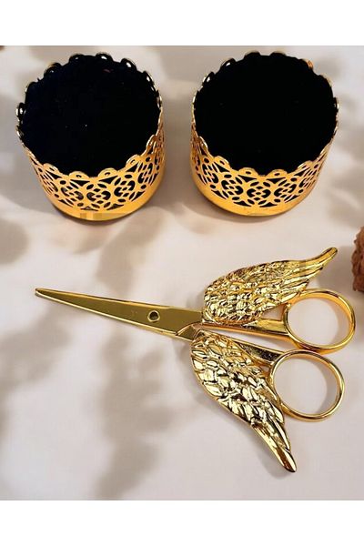 CyzHome Essenza Gold Velvet Raised and Promise Scissors