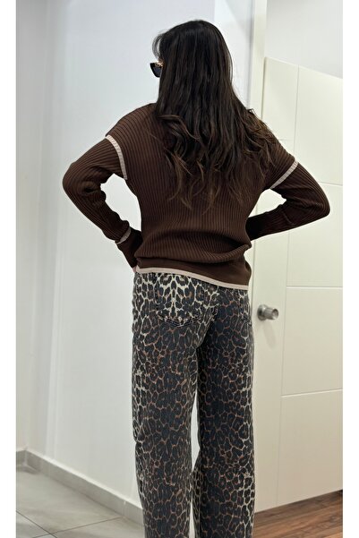 STAMINA Knitwear Sweater with Stripe Detail on the Collar and Sleeves