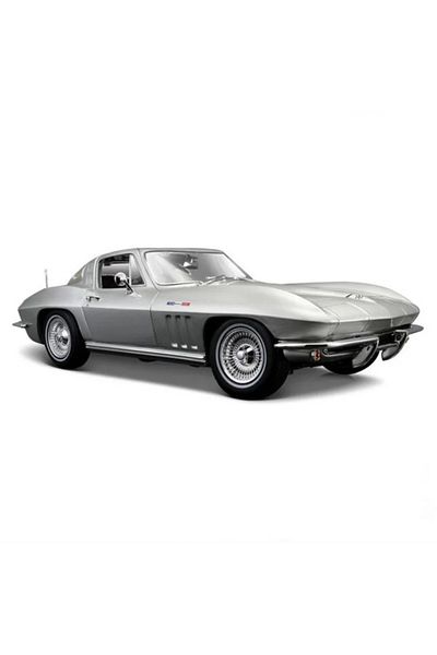Maisto 1:18 1965 Chevrolet Corvette Die-Cast Model Car