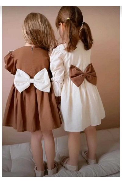 Karan Kids Кафява ленена рокля с дълги ръкави и детайли за момиче