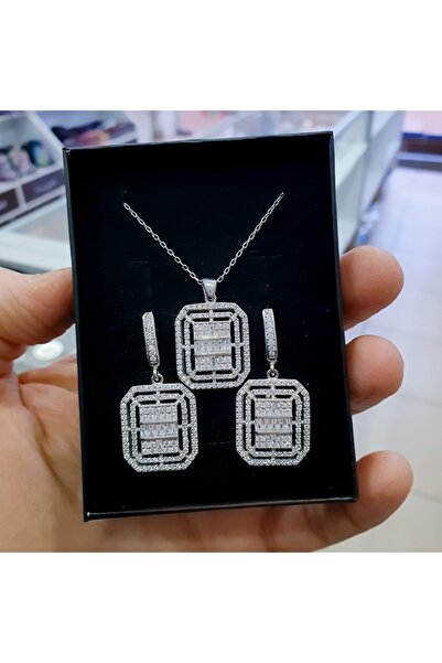 MAGRİB 925 ayar gümüş beyaz taşlı büyük boy baget kolye ve küpe takı seti